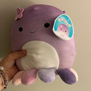Squishmallow Violet w flower 8 inch